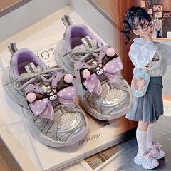 2025春の新型のお父さんの靴の子供靴の女の子は花の装飾の運動のカジュアルな靴の韓国版のファッションの百合の女の子を持ちます。