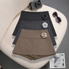 百搭立体花朵装饰裤裙2025时尚女装高腰显瘦防走光开叉毛呢裙9809