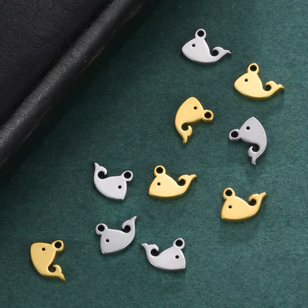 Gaixiang Factory Hot Selling Cartoon Animal Scrip Glaze Solid Whale Shape 304 Material Stainless Steel Pendant