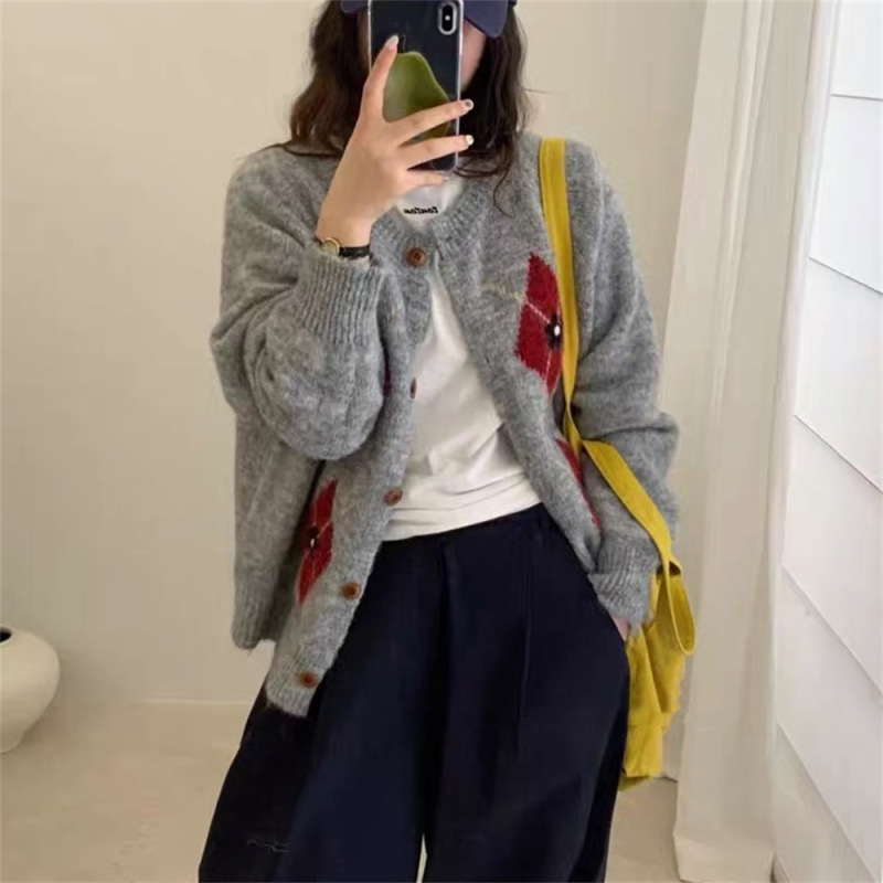 韩系复古菱格绣花圆领针织开衫女秋冬新款时尚洋气毛衣女外套上衣|undefined