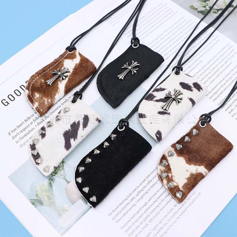 Factory direct sales of horsehair lipstick cases, sweet and cool cross-shaped lip balm holders, and wholesale of beauty and fashion accessories