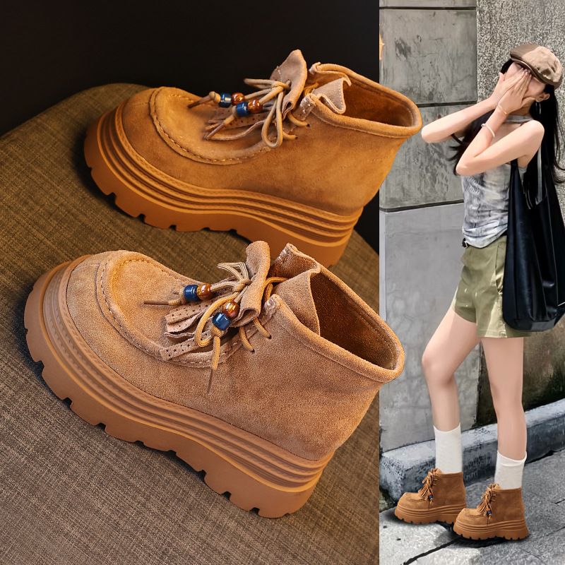 Boot nữ cổ ngắn tăng chiều cao đế dày phong cách Anh — nâu