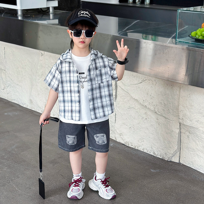 7428 Traje de verano para niños Camisa a cuadros de manga corta con capucha 2025 Nuevo estilo de moda para niños Estilo delgado de la calle frito de verano