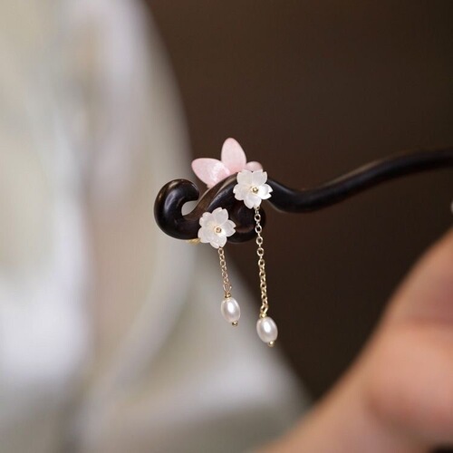 Tang wood hairpin for girls, ancient-style modern Chinese classical lotus hairpin, qipao accessory, everyday hairpin for updos, national-style hair accessory