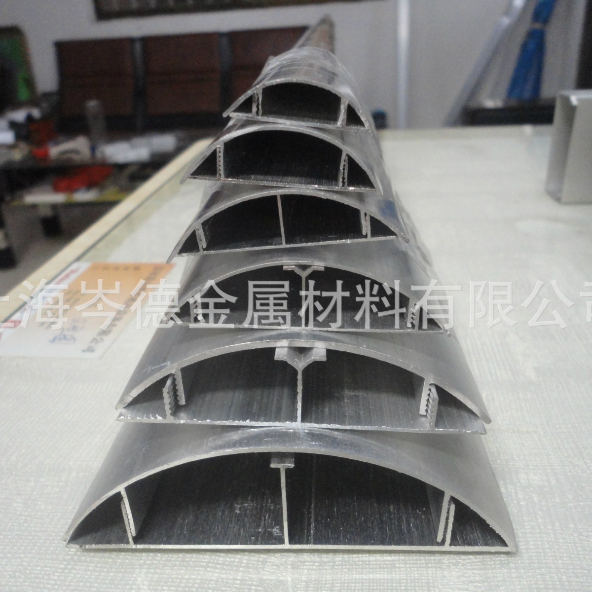 铝合金线槽地面圆弧走线槽12号弧形明装穿线厂家直供