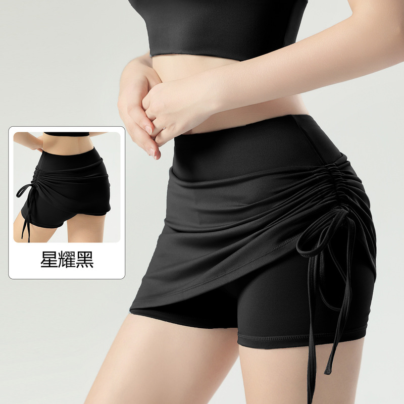 女性用の新しいしわのあるスポーツスカート、露出防止、ハイウエスト、ヒップリフティング、ランニング、偽ツーピースヨガタイトフィットネスパンツ、夏|undefined