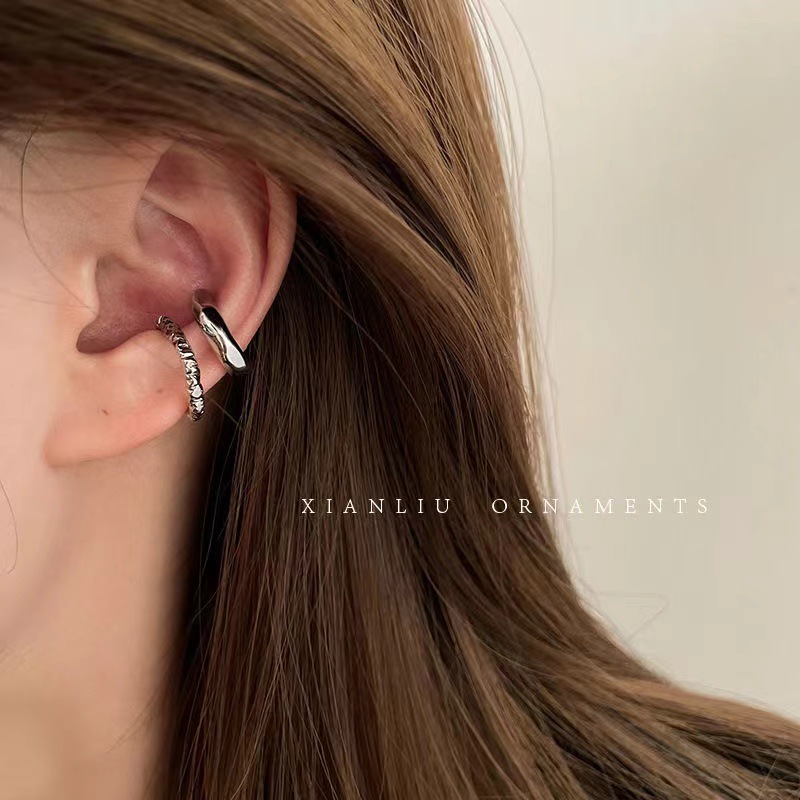 Unique texture cold wind ear bone wind 2023 high niche ear hole design earrings new explosion autumn and winter ear clip