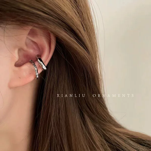 Unique texture cold wind ear bone wind 2023 high niche ear hole design earrings new explosion autumn and winter ear clip
