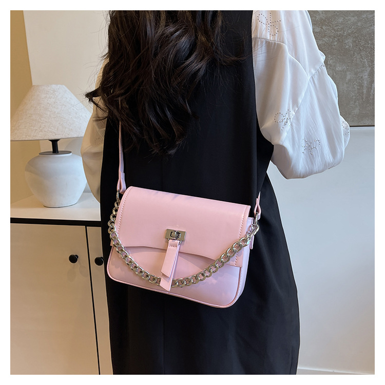 Mujeres PU Color Sólido Estilo Clásico Cuadrado Hebilla Magnética Bolso Bolso Bandolera display picture 8