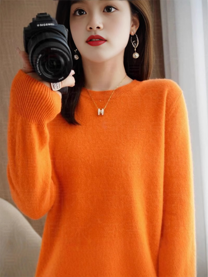 (Wholesale), demi-season thin knitted base body-friendly sweater with a round collar, oversize 5