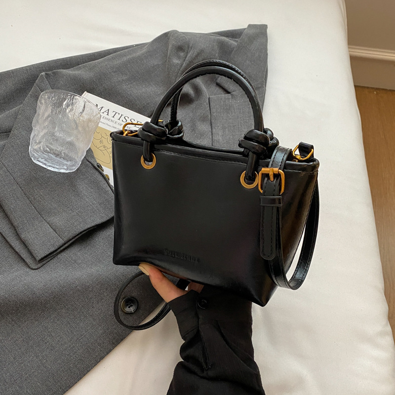 Otoño y invierno Meirad bolsos de mujer 2024 nueva moda moda bolsos de cubo de mano alta sensación de mochila versátil