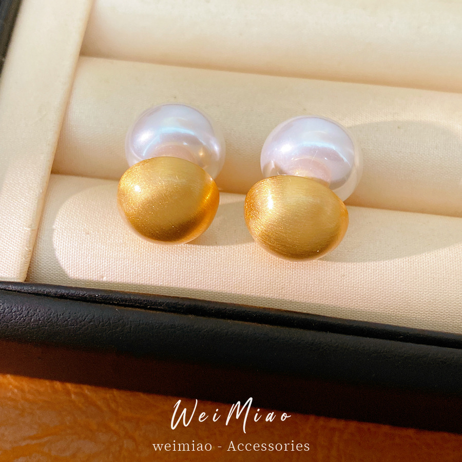 Un aretes de perlas redondos pincelados de moda simple para viajar aretes de perlas ligeros de lujo de alta calidad para mujeres image 4