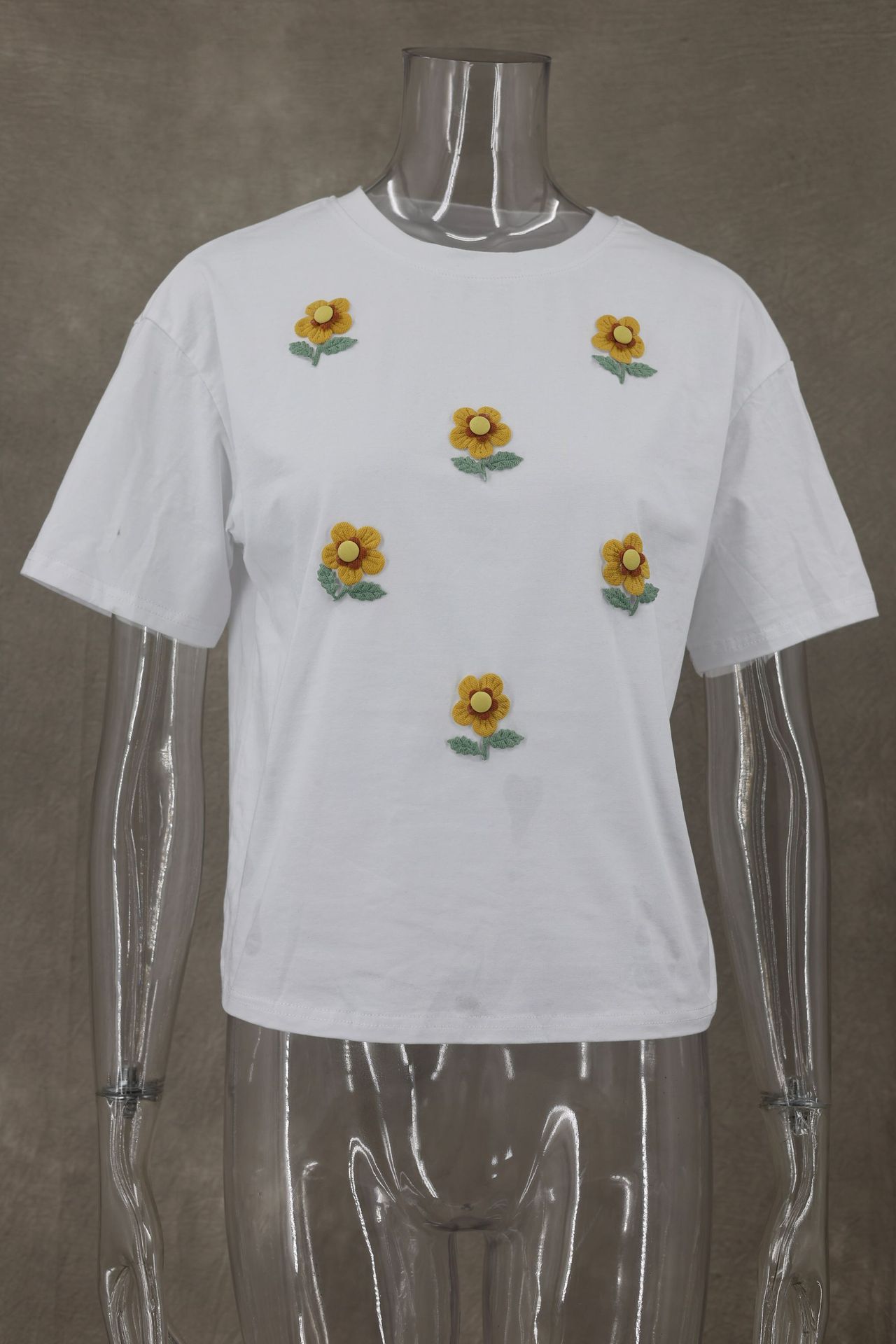 140g Weight Short Sleeve Sleeve Length Pullovers Placket Type Regular Sleeve Sleeve Type Polyester Fabric Type Regular Top Length T-shirt Tops Type Daily Occasion Round Neck Neckline Loose Fit Type Flower Pattern Summer Season Women's Gender Casual Style Wholesale Women's Casual Flower Short Sleeve T-Shirts 无