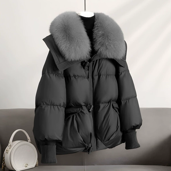 Black-simulated fox fur collar