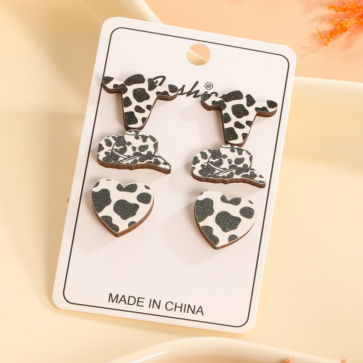 Wood Material 1 Set Casual Cow Pattern Heart Shape Printing Wood Ear Studs