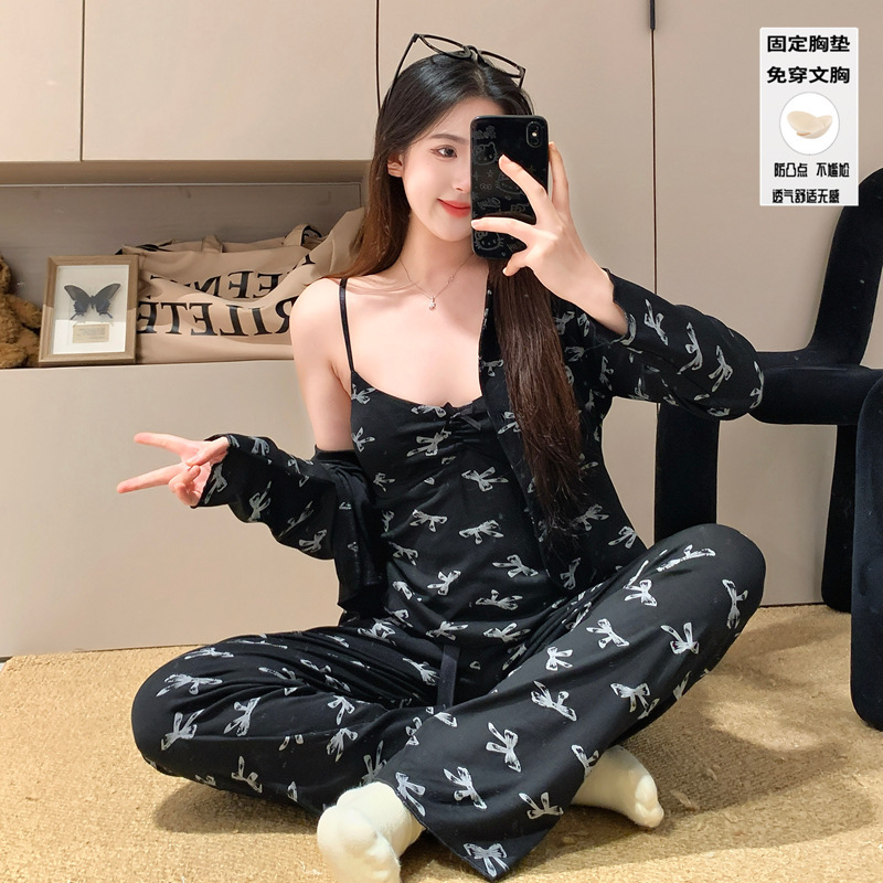 Autumn New Pajamas for Women, Modal Suspender Jacket, Pants, Three-Piece Set, Fixed Chest Pad, Sweet and Comfortable Home Wear Autumn New Pajamas for Women, Modal Suspender Jacket, Pants, Three-Piece Set, Fixed Chest Pad, Sweet and Comfortable Home Wear