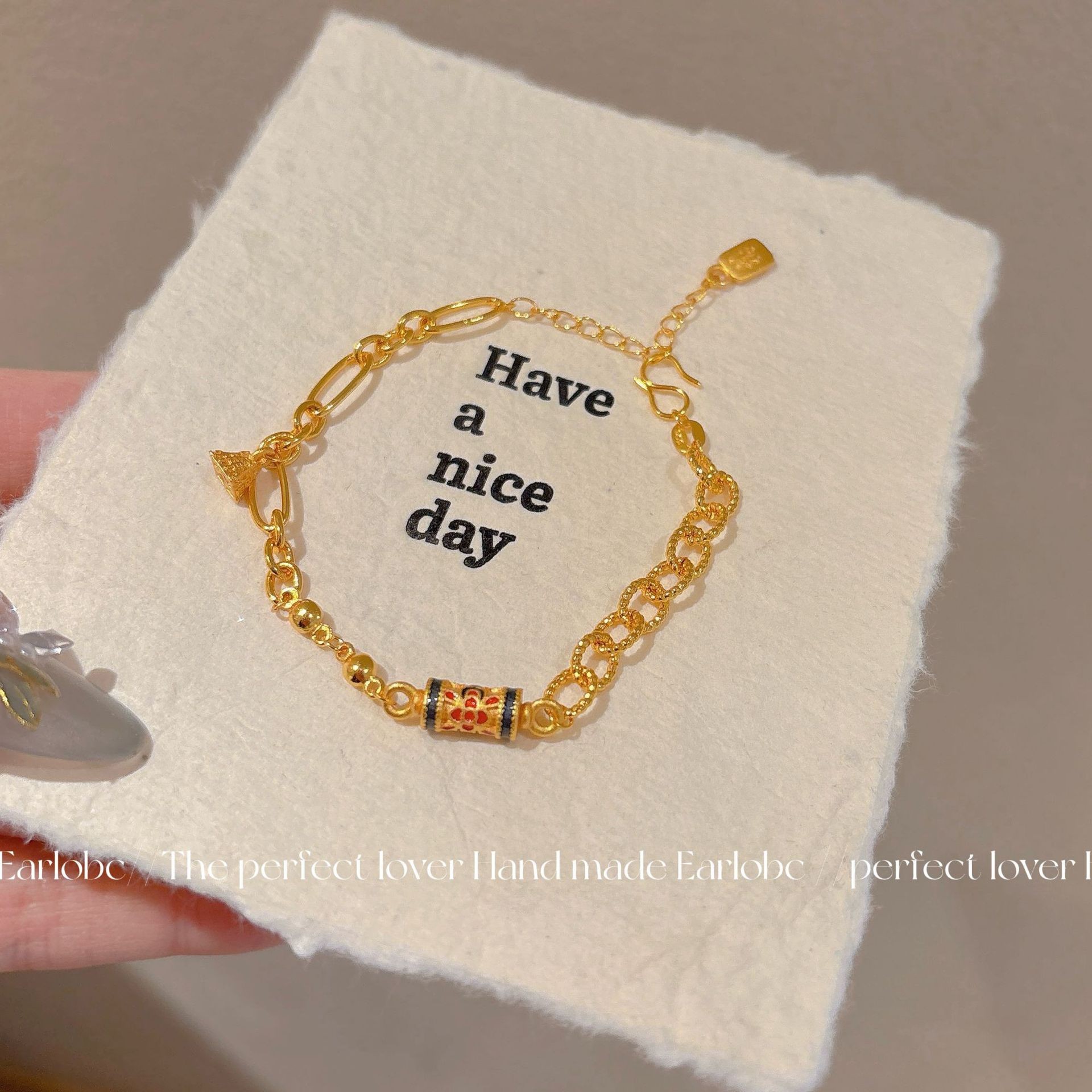 O1CN01bG3VaA1lSErBnYADm_!!3482