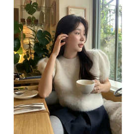 2023冬季新款韩国设计师蔬菜家女神降临露思同款绒毛短袖毛衣