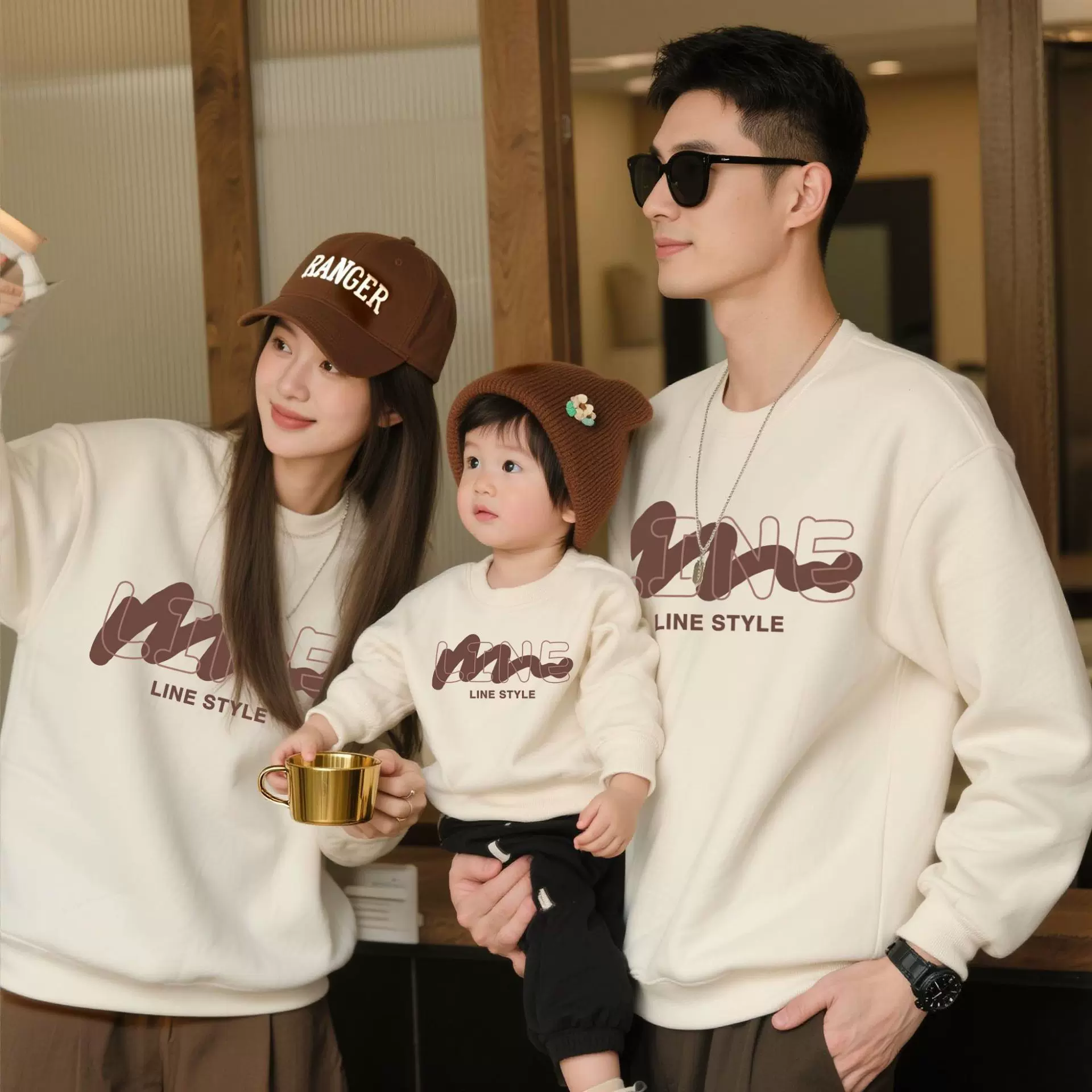 洋气亲子装母女装一家三四口插肩袖撞色长袖圆领卫衣旅游写真现货