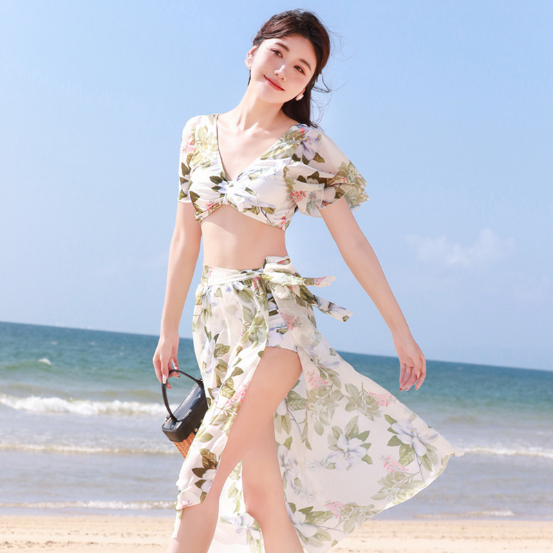 [White Camellia] Bikini split three-piece swimsuit female internet celebrity vacation seaside hot spring swimsuit