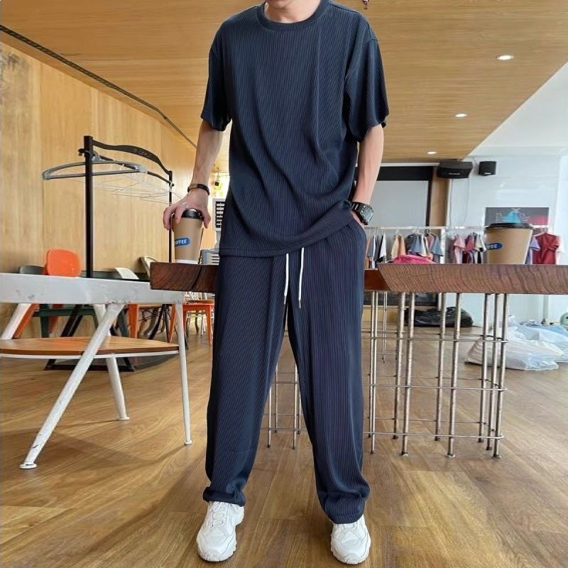 Trajes transfronterizos para hombres, un juego de deporte de seda de hielo de verano delgado nuevo suelto hombre trajes transpirables para hombres