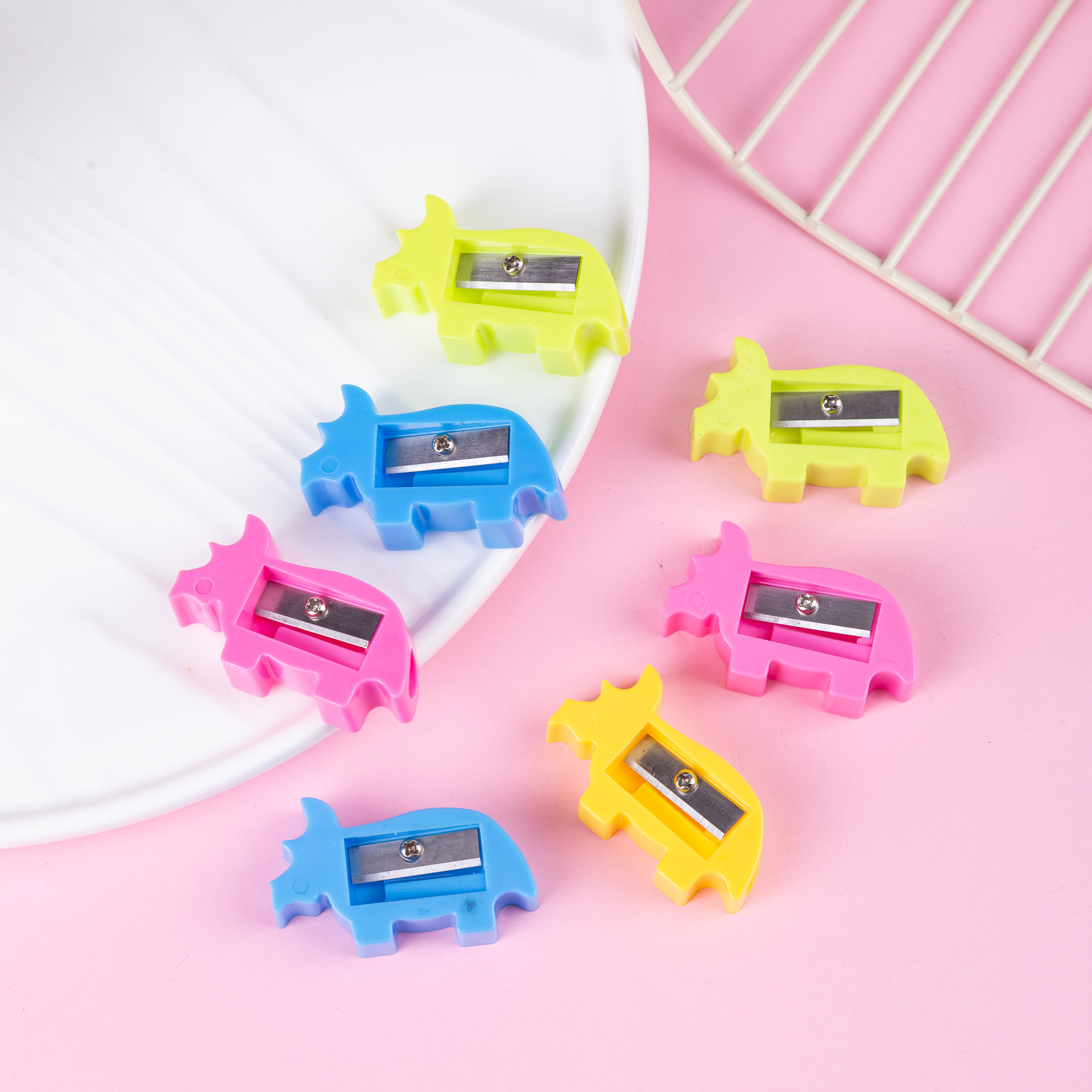 卡通动物卷笔刀削笔器转笔刀幼儿园小学生奖品铅笔刀跨境文具批发