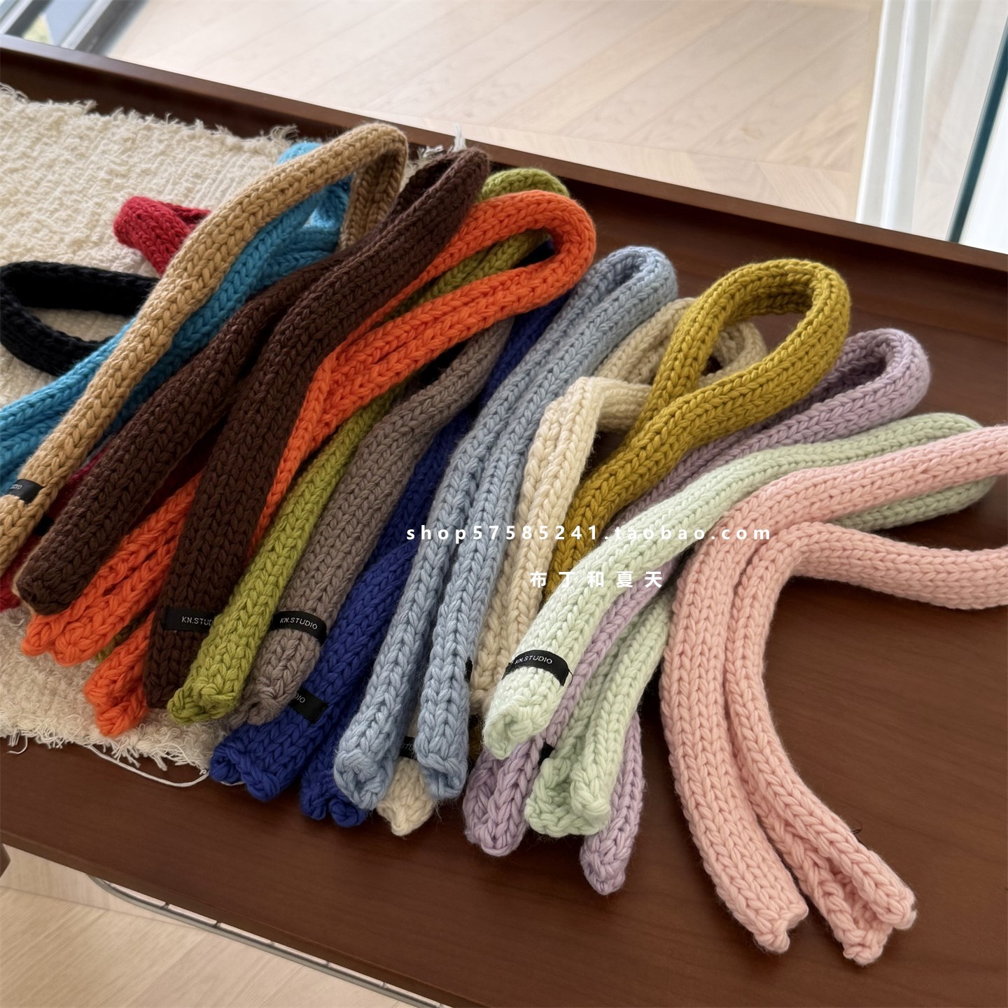 Exported to Korea, niche style sausage baguette scarf, wrap-around decorative neck warmer, solid color wool, versatile and vintage