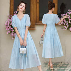 法式蓝色V领高腰A字中长裙子女装2025夏季新款显瘦收腰短袖连衣裙