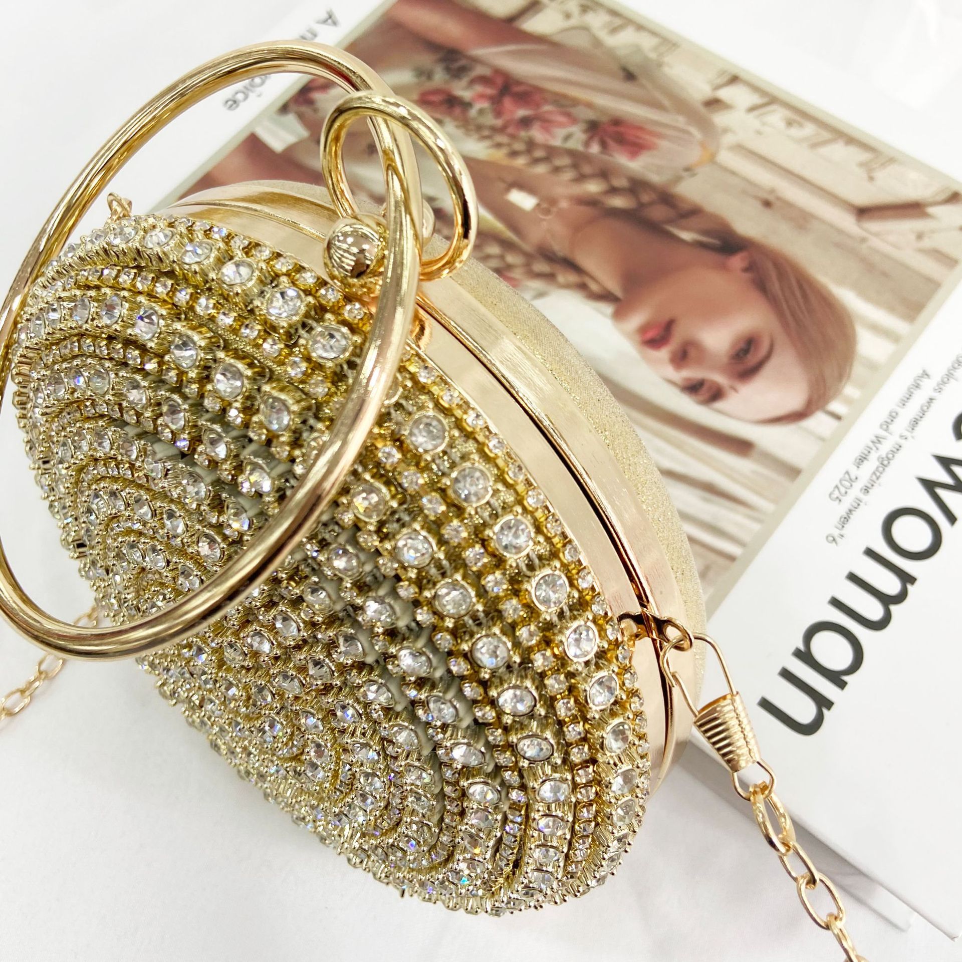 Pochette da sera vintage con bracciale e strass per donna_voghion.com