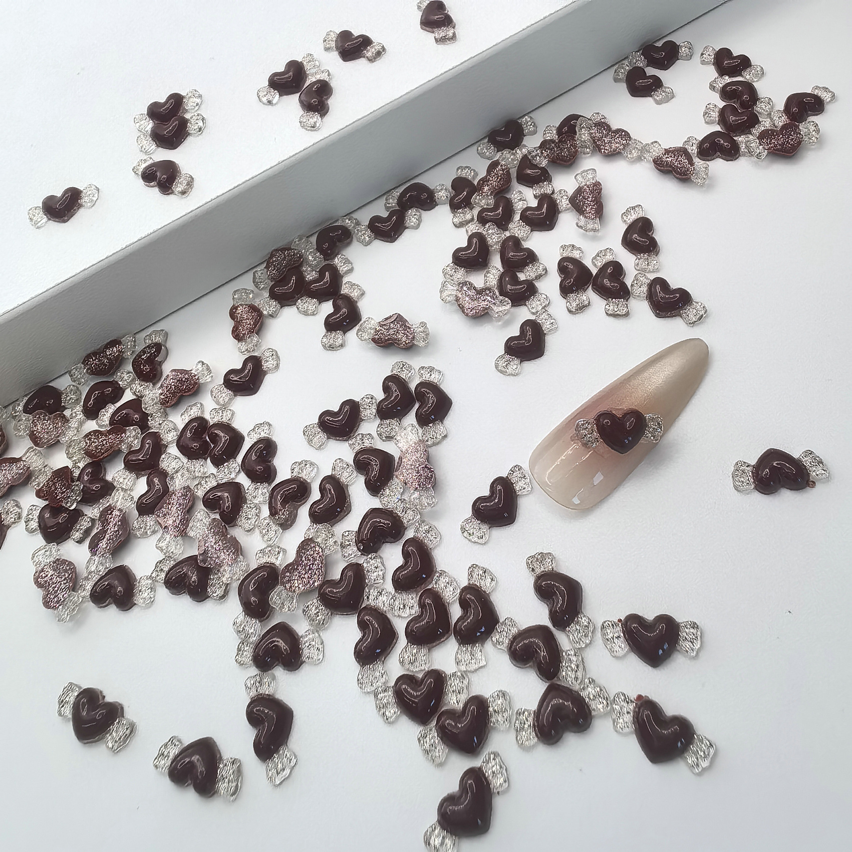 迷你爱心翅膀美甲饰品批发树脂配件手机壳发夹装饰材料0001.