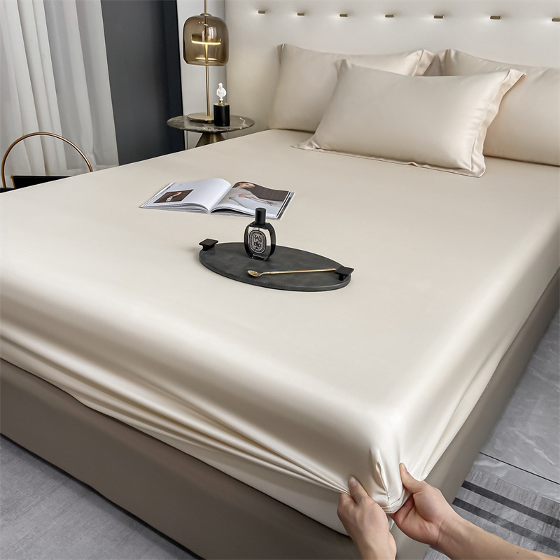 Cool Sensación de la cama de seda de hielo de una sola pieza para dormir desnudo de verano Cubierta de colchón de tres piezas Cubierta de la cama con todo incluido