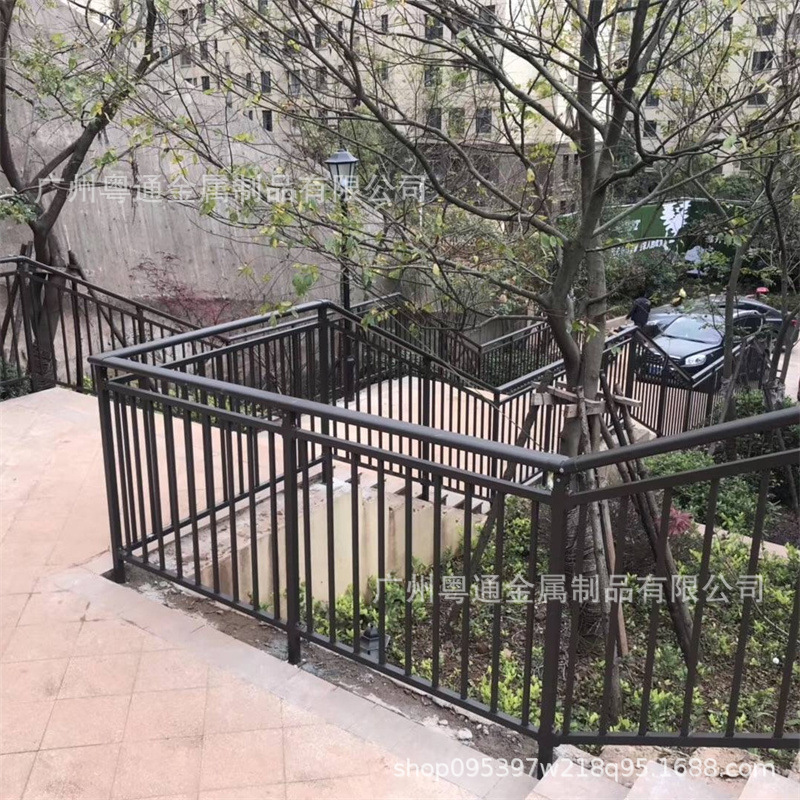 厂家现货批发景区道路安全防护栏锌钢阳台护栏现代简约围栏