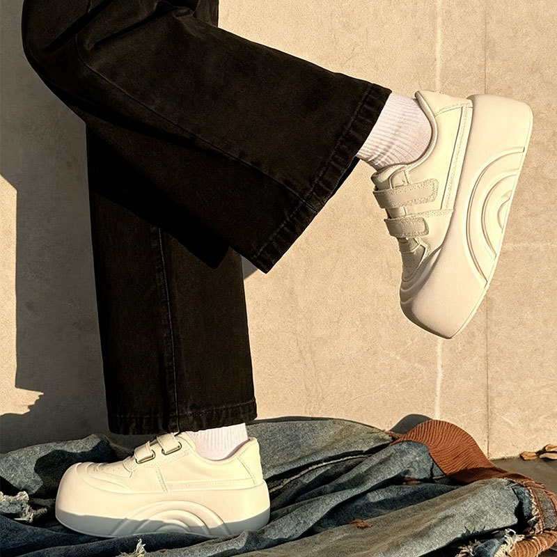 Scarpe da donna di alta gamma con suola spessa, modello nuvola bianca, nuove, primavera/autunno 2025, con velcro, alluce, stile brutto, tipo pane_voghion.com
