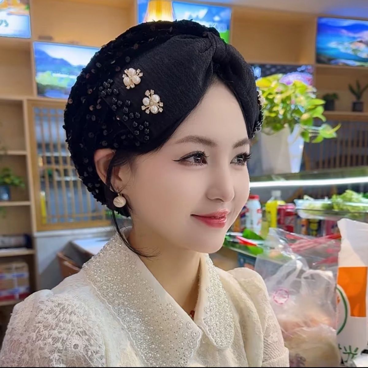 블랙 스팽글 네 꽃