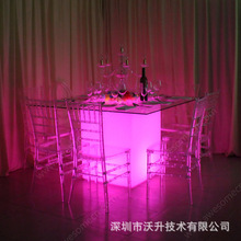 新款发光家具迪拜LED婚礼宴会桌酒店夜场塑料七彩四方玻璃餐桌