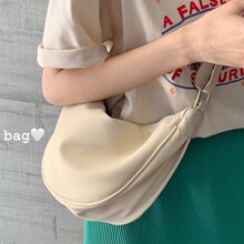 休闲简约饺子包尼龙帆布包包女2025新款斜挎包百搭胸包轻便腋下包