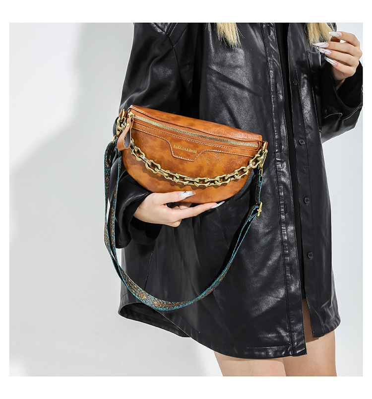 Mala tiracolo elegante para mulher com alça larga e corrente_voghion.com