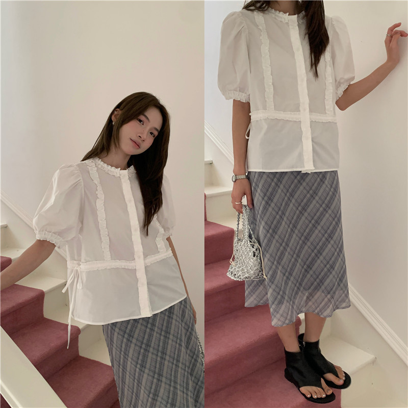 2024夏季韩系甜美木耳边灯笼袖宽松白色衬衫+格纹中裙半身裙套装