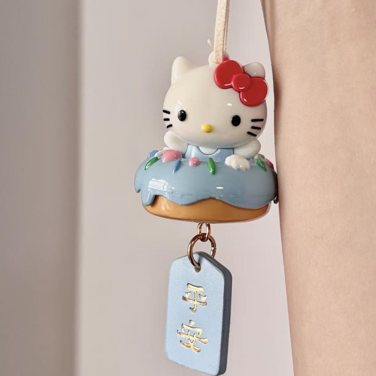Kt cat donut safety car pendant, cute cartoon car interior decoration, creative gift ornament, niche item