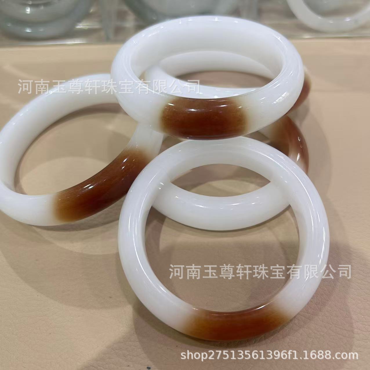 天然新疆金丝玉羊脂白俏糖色白玉手镯一口糖女款送礼真玉旺夫礼物