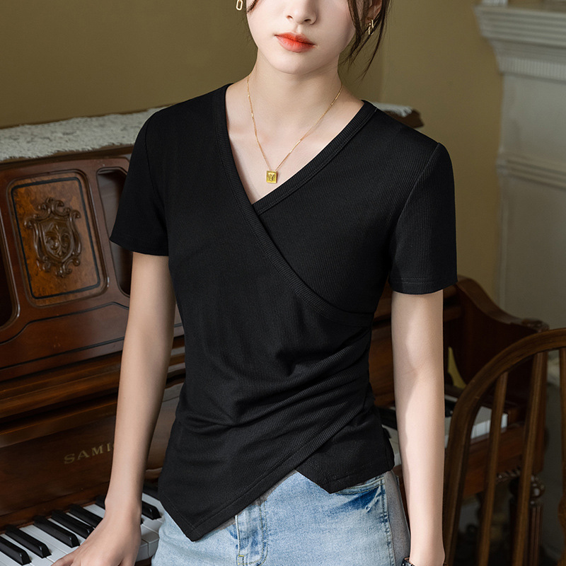Camiseta de manga corta para mujer verano 2023 nueva camiseta de color sólido con cuello en V cruzado para mujer dobladillo irregular top de cintura plisada