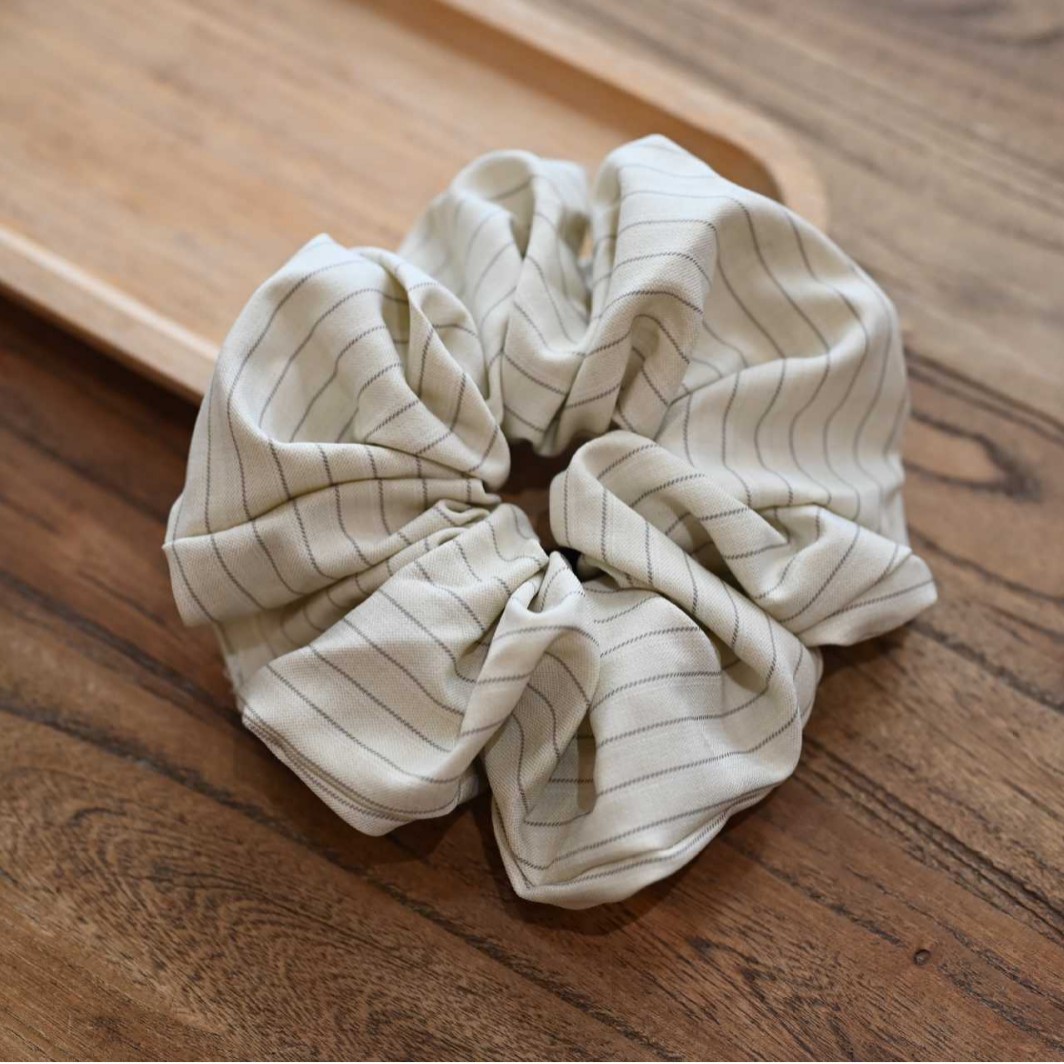 Women's High-end Fabric Scrunchie, Versatile And Heavy-duty Accessory, Large Elastic Hair Tie_voghion.com