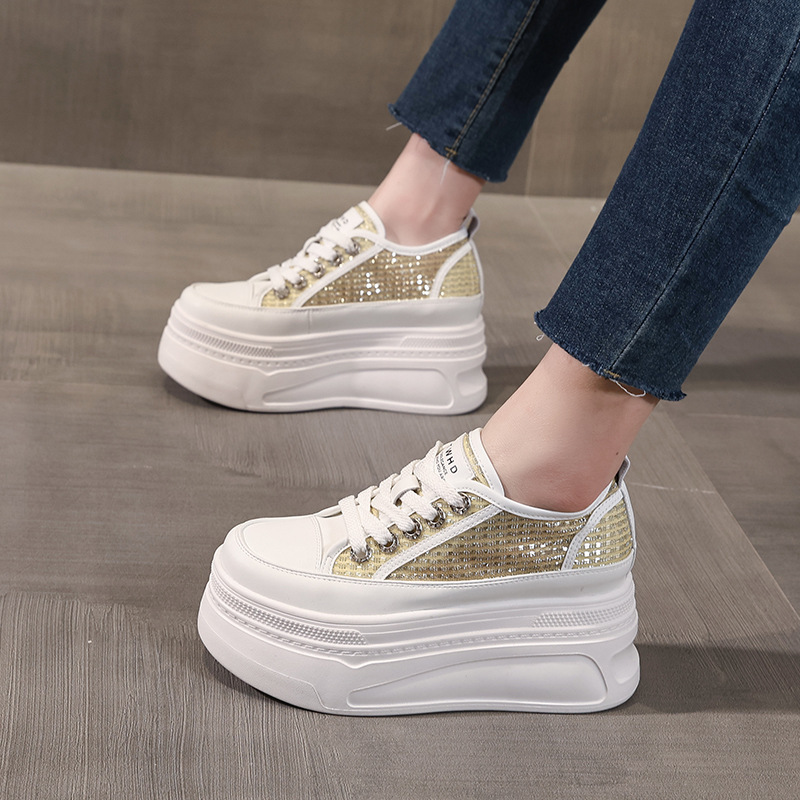 Giày sneaker nữ đế dày tăng chiều cao mùa hè thoáng khí kiểu bánh mì — màu trắng