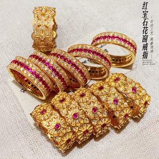 老铺同款沙金十字金刚杵戒指镶钻红宝石花窗黄金色镀24k指环女生-阿里巴巴