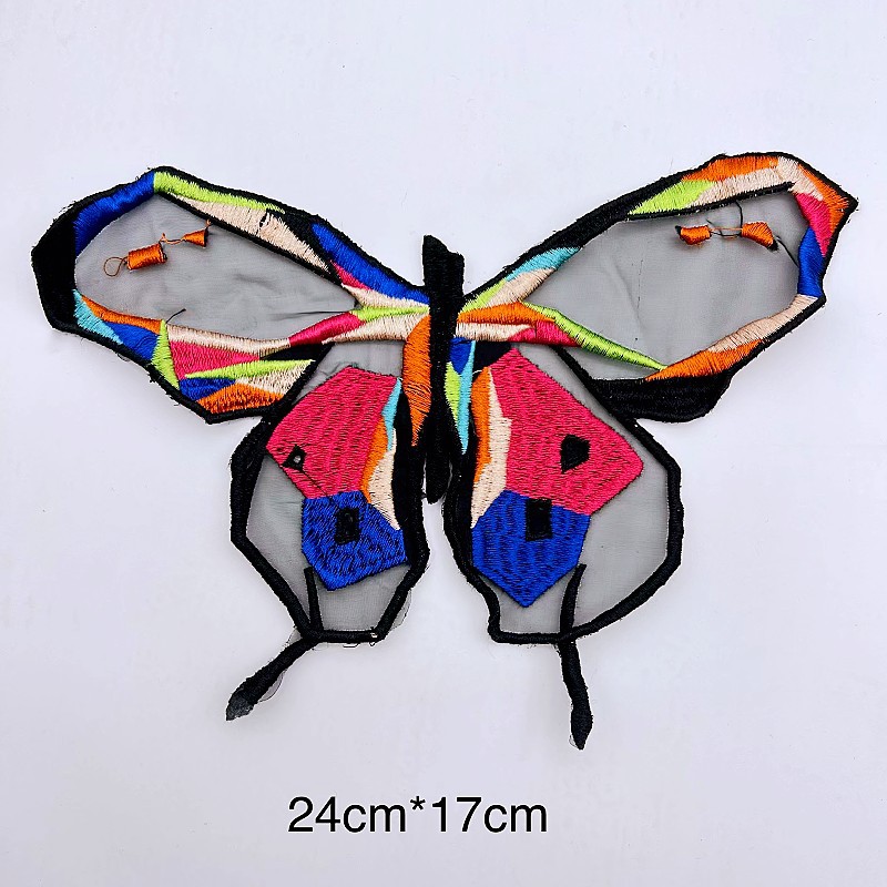 Colorido mariposa tela pegatinas de ropa de mujer ropa infantil bordado multicolor sello de bordado de computadora DIY pegatinas de tela al por mayor