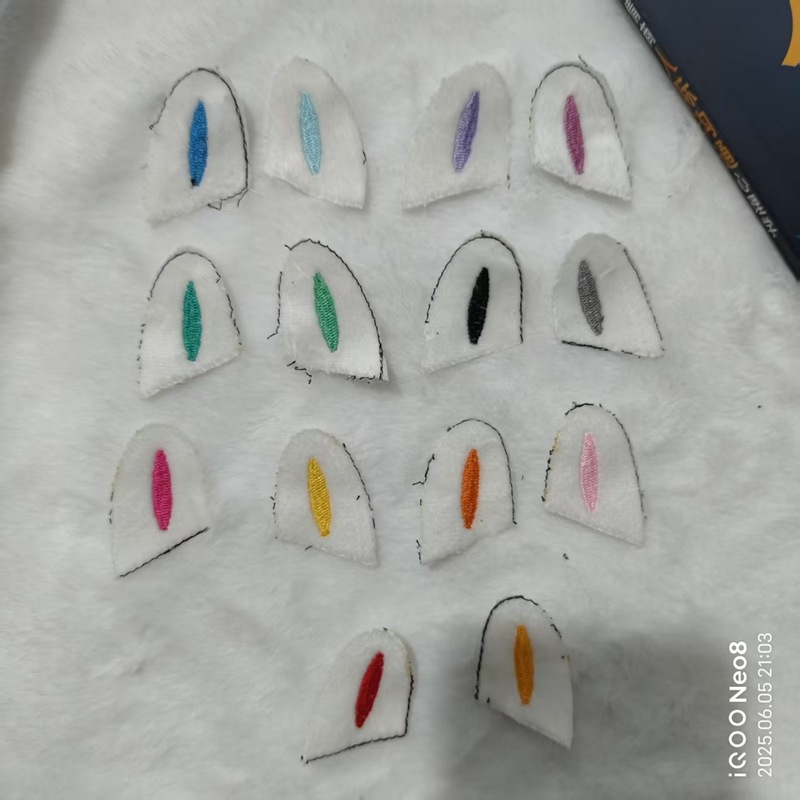 絶妙なバブルマートぬいぐるみスタイルの刺繍耳コンピュータ刺繍布ステッカーアクセサリー工場直接承認供給|undefined