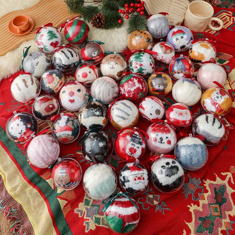 Christmas Socks for Men and Women in Autumn and Winter, Coral Velvet Acrylic Christmas Ball Socks, Cartoon Red Christmas Gifts