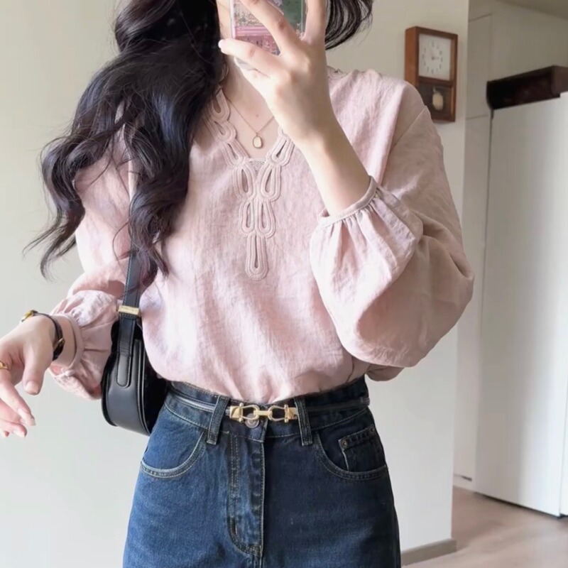 French Lace V-Neck Cut Out Embroidered Long-Sleeved Shirt for Women in Autum, Loose Elegant Shirt, Lazy Style and Chic Shirt