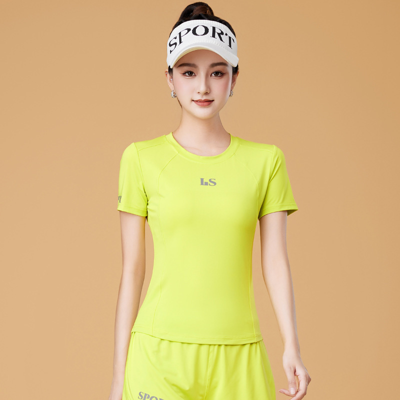 Spring and Summer Sportswear Fitness Short-sleeved T-shirt Top Quick-drying Group Yoga Running Casual Square Dance Clothing Shorts Spring and Summer Sportswear Fitness Short-sleeved T-shirt Top Quick-drying Group Yoga Running Casual Square Dance Clothing Shorts
