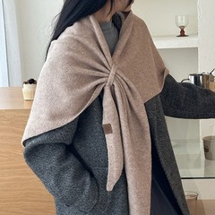 慵懒出街含羊毛三角围巾女秋冬护颈保暖围脖纯色大披肩空调房外搭